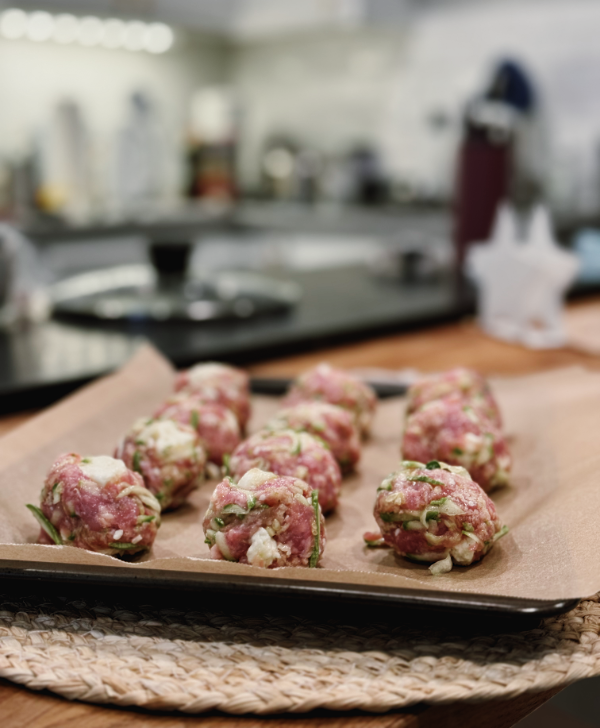 Boulettes de poulet à la grecque & sauce tzatziki maison